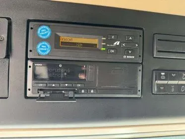 Mercedes-Benz ACTROS 1845 LSNRL / 2016 / 865 500 km (16)