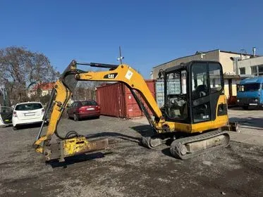 CATERPILLAR 302.5C / 2007 / 9 126 m/h (1)