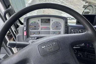 MAN TGA 03 / 2001 / 731 900 km (16)