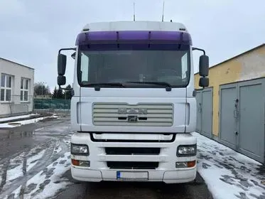 MAN TGA 03 / 2001 / 731 900 km (2)