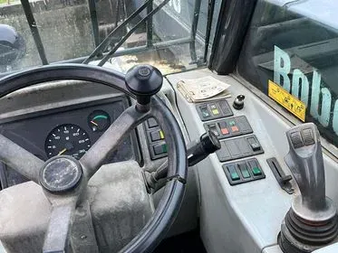 Bobcat T40140 / 2003 / 11 607 m/h (7)