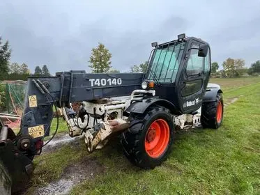 Bobcat T40140 / 2003 / 11 607 m/h (2)