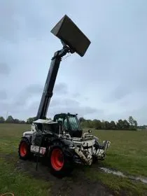 Bobcat T40140 / 2003 / 11 607 m/h (3)