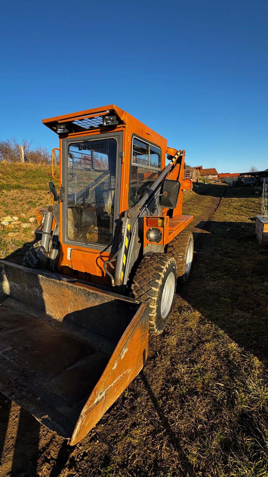 LOCUST 750 / 1995 / 5 087 m/h
