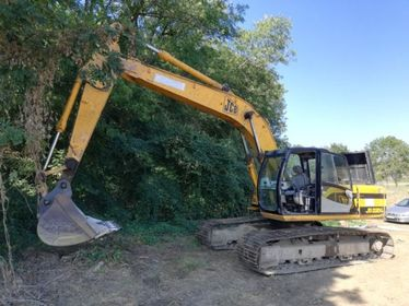 JCB JS220L (1)