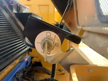 Caterpillar CB 34/ 2010/ vibratory roller (15)