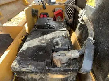 Caterpillar CB 34/ 2010/ vibratory roller (19)