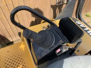 Caterpillar CB 34/ 2010/ vibratory roller (22)