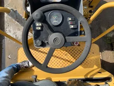 Caterpillar CB 34/ 2010/ vibratory roller (25)