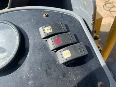 Caterpillar CB 34/ 2010/ vibratory roller (27)