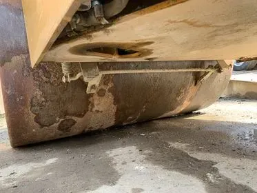 Caterpillar CB 34/ 2010/ vibratory roller (37)