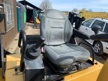 Caterpillar CB 34/ 2010/ vibratory roller (41)