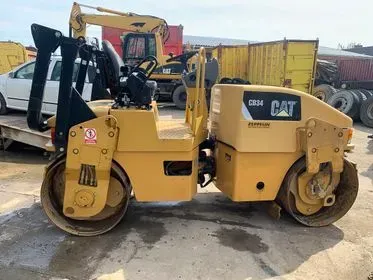 Caterpillar CB 34/ 2010/ vibratory roller (6)