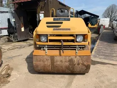 Caterpillar CB 34/ 2010/ vibratory roller (8)