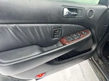 HONDA LEGEND KA9 / 1998 / 285 200 km (9)