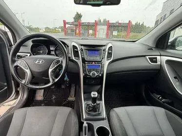 Hyundai i30 / 2016  (11)