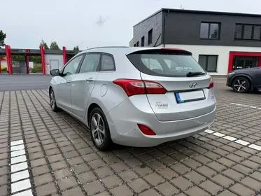 Hyundai i30 / 2016  (7)