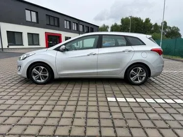 Hyundai i30 / 2016  (8)