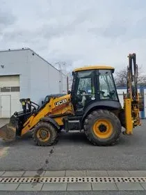 JCB 3CX / 2019 / 6 300  m/h (1)