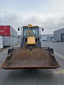 JCB 3CX / 2019 / 6 300  m/h (2)