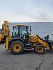 JCB 3CX / 2019 / 6 300  m/h (3)