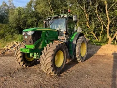John Deere 6170r / 170 HP/ 9 360 hours/  2015 (1)