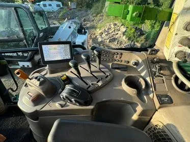 John Deere 6170r / 170 HP/ 9 360 hours/  2015 (17)