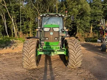 John Deere 6170r / 170 HP/ 9 360 hours/  2015 (2)