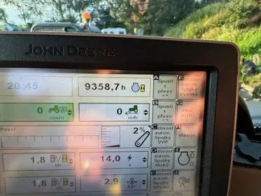 John Deere 6170r / 170 HP/ 9 360 hours/  2015 (21)