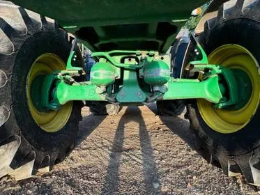 John Deere 6170r / 170 HP/ 9 360 hours/  2015 (22)