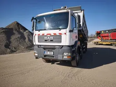 MAN TGA 41.440 8x4 / 2009 / 450 000 km (2)