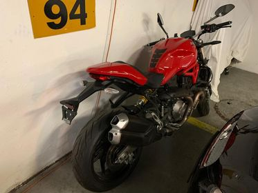 DUCATI Monster 821 (2)