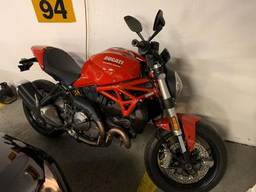 DUCATI Monster 821 (3)