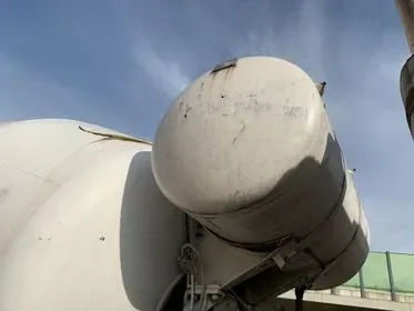 IVECO TRAKKER  MP340 E 8x4/ 2000/ concrete mixer truck  (111)