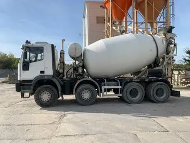 IVECO TRAKKER  MP340 E 8x4/ 2000/ concrete mixer truck  (2)