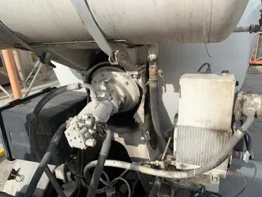 IVECO TRAKKER  MP340 E 8x4/ 2000/ concrete mixer truck  (36)