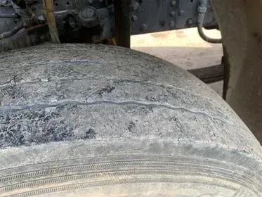 IVECO TRAKKER  MP340 E 8x4/ 2000/ concrete mixer truck  (77)