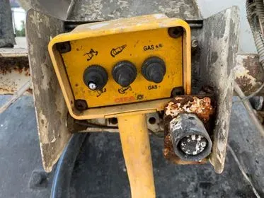 IVECO TRAKKER  MP340 E 8x4/ 2000/ concrete mixer truck  (90)