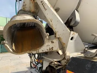 IVECO TRAKKER  MP340 E 8x4/ 2000/ concrete mixer truck  (99)