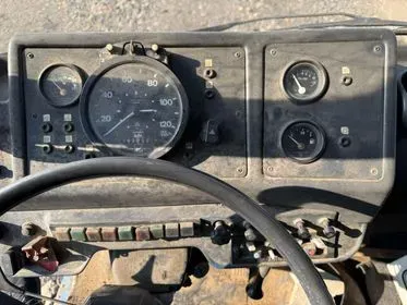 AVIA / 1991 / 393 252 km (13)