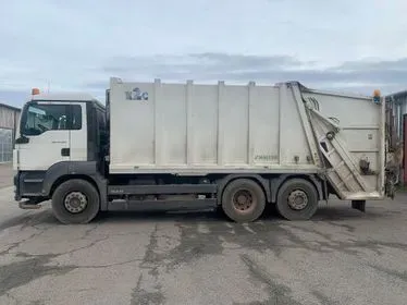 MAN TGS 26.320 6X2/ Haller X2C/ 2009/ 276 406 km  (2)