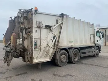 MAN TGS 26.320 6X2/ Haller X2C/ 2009/ 276 406 km  (5)