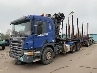 Scania P420 + přívěs na přepravu dřeva / 2005 / 730 000 km (1)