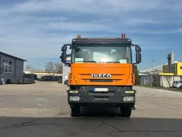 IVECO TRAKKER / 2008 / 655 000 km (2)