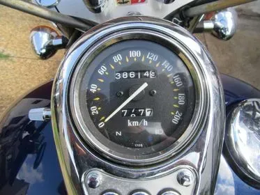 KAWASAKI VN 800 klassic / 2004 / 39 000 km (4)