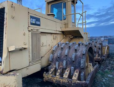 CAT 825 C Compactor (3)