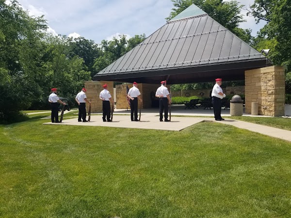 Abraham Lincoln National Cemetery grounds