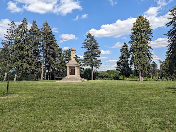 Acacia Park Cemetery grounds