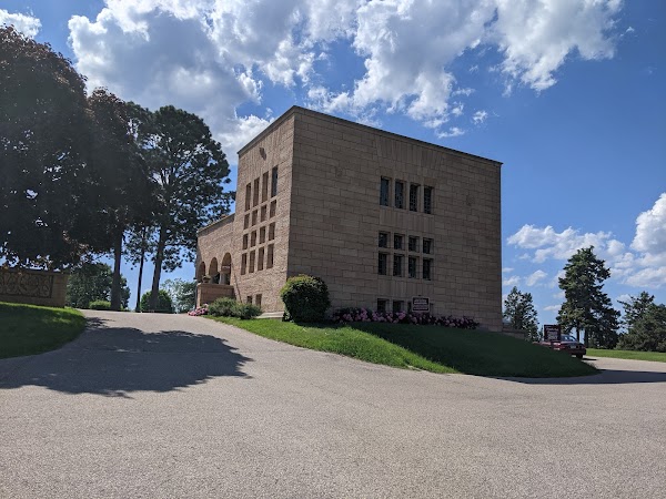 Acacia Park Cemetery grounds