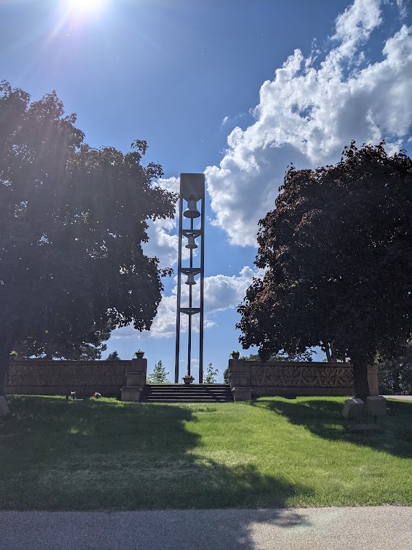 Acacia Park Cemetery grounds